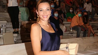 Το slip dress της Κάτιας Ζυγούλη είναι το ιδανικό ρούχο για το φθινόπωρο