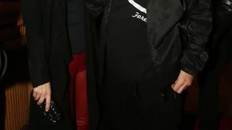 Γνωστός τραγουδιστής θα γίνει ξανά μπαμπάς