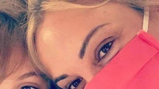 Λίνα Σακκά | Φωτογραφίζεται με τον ξανθό γιο της με μάσκες - Το δημόσιο μήνυμά της