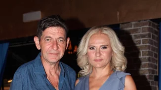 Γεράσιμος Σκιαδαρέσης - Μπέσυ Μάλφα | Σπάνια φωτογραφία του γιου τους, Γιάγκου, που είναι ολόιδιος με τον μπαμπά του