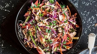 Η συνταγή για την πιο νόστιμη Coleslaw σαλάτα