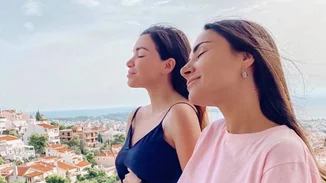 Όλγα Φαρμάκη | Το χιουμοριστικό concept με το οποίο έδειξε τη φουσκωμένη της κοιλιά η εγκυμονούσα