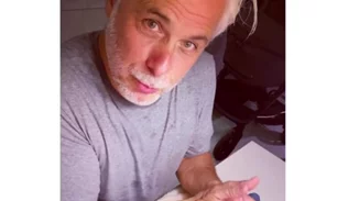 Χάρης Χριστόπουλος | Το πρωτότυπο video με τον νεογέννητο γιο του