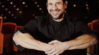 Ο Αλέξης Γεωργούλης σε σπάνια δημόσια εμφάνιση | Με ποια πασίγνωστη φίλη του ηθοποιό συναντήθηκε;