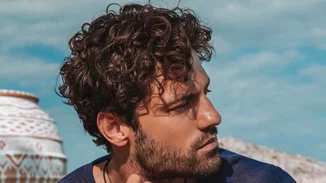 Νεαρή τραγουδίστρια αποκαλύπτει: «Το αγόρι μου ζήλεψε όταν με έκανε follow ο Κωνσταντίνος Αργυρός»