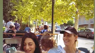 «Σαν οικογένεια» | Η Ελεονώρα Μελέτη και η Φλορίντα Πετρουτσέλι σε βόλτα με τις κόρες τους, Αλεξάνδρα και Μαίρη
