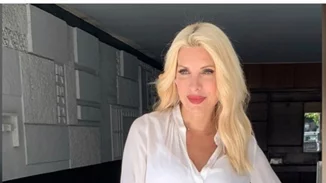 Ελένη Μενεγάκη | Το office look στο οποίο επένδυσε και το σχόλιό της