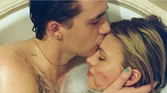 Πρώτη επέτειος για τους Brooklyn Beckham & Nicola Peltz | Οι νέες φωτογραφίες του ερωτευμένου ζευγαριού