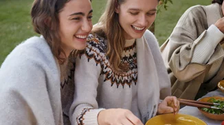 Τα κομμάτια που χρειάζεσαι για να πετύχεις το casual loose στιλ στις εμφανίσεις σου