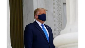 "Ευλογία από τον Θεό", χαρακτήρισε τη μόλυνσή του από κορονοϊό ο πρόεδρος Trump