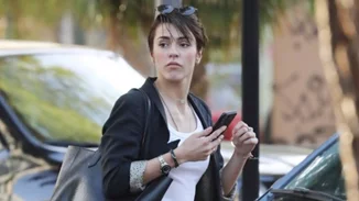 Κάτια Ταραμπανκό | Βόλτα στη Γλυφάδα - Όλες οι φωτογραφίες