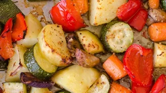 Κολοκυθάκια με πατάτες γιαχνί και λεμόνι