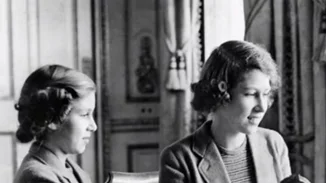 Royal material | Η ημέρα που η 14χρονη Ελισάβετ έδειξε ότι έχει στόφα βασίλισσας