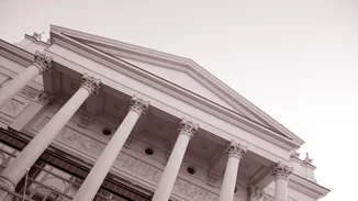 Η Βασιλική Όπερα του Λονδίνου σχεδιάζει να πουλήσει έργο του David Hockney για την άντληση πόρων