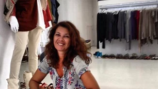 Σπάνια φωτογραφία της Σοφίας Αλιμπέρτη | Ποζάρει στον φακό του μεγαλύτερου γιου της