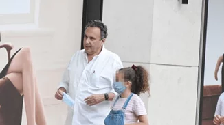 Χρήστος Χωμενίδης | Η σπάνια εμφάνιση με την κόρη του Νίκη στην Αθήνα