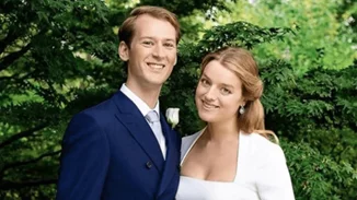 Βασιλικός γάμος στο Μπάκιγχαμ | Η νεαρή αριστοκρατική νύφη, το υπέροχο νυφικό και τα διαμάντια