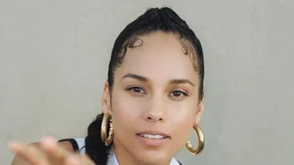 Alicia Keys | Με τελείως διαφορετικό hair look ύστερα από πολλά χρόνια