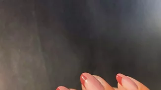 Βαρέθηκες τα μπορντό και navy νύχια; 10 ιδιαίτερα φθινοπωρινά μανικιούρ που πρέπει να δοκιμάσεις φέτος