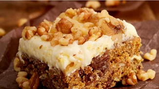 Εύκολη συνταγή | Γιαουρτένια Καρυδόπιτα