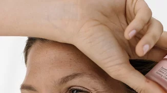 Μάθαμε πώς μπορούμε να αποκτήσουμε πιο νεανική επιδερμίδα μετά τα 40