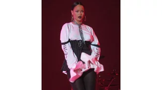 Γιατί οι μουσουλμάνοι τα έβαλαν με τη Rihanna