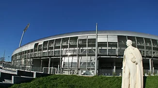 Θεσσαλονίκη | Το Καυτανζόγλειο «βάφεται» ροζ στέλνοντας μήνυμα για τη σημασία της πρόληψης κατά του καρκίνου του μαστού