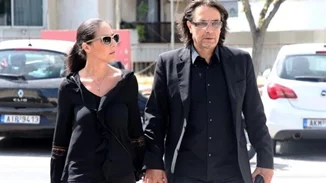 Ο Γιάννης Κότσιρας ξαφνιάζει | «Η σύζυγός μου δεν είναι φαν μου και χαίρομαι για αυτό»