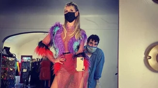 Με λεμονί φόρεμα και απίθανα γυμνασμένο κορμί | H 47χρονη Heidi Klum χορεύει στο Instagram