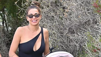 Ελένη Χατζίδου | Για μπάνιο με την ενός έτους κόρη της, Μελίτα