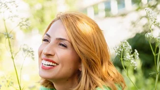 Καστανή με αφέλειες η Μαρία Ηλιάκη