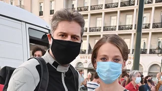 Λένα Δροσάκη | Η βόλτα με τον Αλέξανδρο Μπουρδούμη και το σώμα της τρεις μήνες μετά τη γέννα