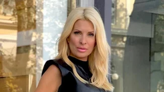 «Με κάνατε να νιώθω πως γιορτάσαμε μαζί τα γενέθλιά μου» | Η Ελένη Μενεγάκη, οι ευχές και η πιο ιδιαίτερη τούρτα