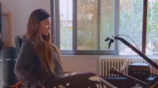 Όλγα Φαρμάκη | Γυμνάζεται στον πέμπτο μήνα της εγκυμοσύνης της και μας δείχνει τη φουσκωμένη της κοιλίτσα (vid)