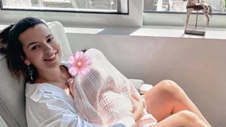 Νικολέττα Ράλλη | Φωτογραφίζει την πέντε μηνών κόρη της στη «μετακίνηση 6» τους