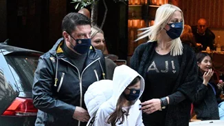 Νίκος Χαρδαλιάς – Γιώτα Παναγιωτοπούλου | Οικογενειακή βόλτα στο κέντρο της Αθήνας