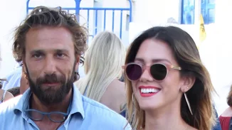 Νίκη Θωμοπούλου | Φωτογραφίζει τον Γιάννη Μαρακάκη με την οχτώ μηνών κόρη τους, Τζοάνα