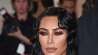 Kim Kardashian | Το εντυπωσιακό χτένισμα που έκανε για το λανσάρισμα της νέας beauty συλλογής της