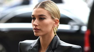 Hailey Bieber | Η sporty εμφάνιση με φόρμα Bershka