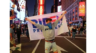 Εορτασμοί ξέσπασαν σε πολλές αμερικανικές πόλεις μετά την ανακοίνωση της νίκης του Joe Biden