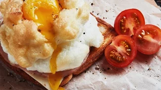 Cloud Eggs | Η συνταγή για τα νοστιμότερα αυγά στον φούρνο
