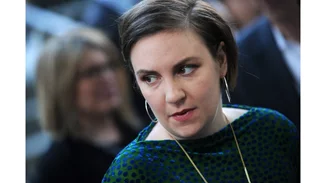 Lena Dunham | Συγκλονίζει μιλώντας δημόσια για τα προβλήματα υπογονιμότητας