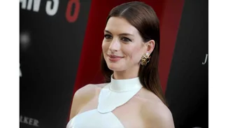 H old school γοητεία της Anne Hathaway