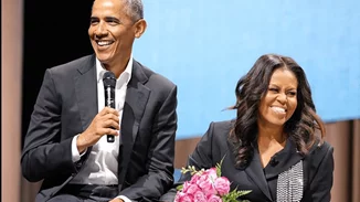 Michelle Obama | Επιθυμεί οι κόρες της να γνωρίσουν "τη δύναμη της φωνής τους"