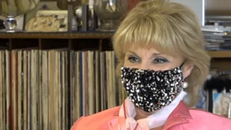 Η Μαρία Ιωαννίδου ανοίγει το σπίτι της και μιλάει για όλα