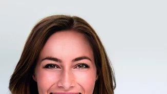 Έχεις θαμπό και κουρασμένο δέρμα; Δες πώς θα μειώσεις τα σημάδια κούρασης στο πρόσωπό σου