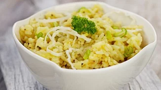 Η συνταγή για υπέροχο πρασόρυζο με κοτόπουλο