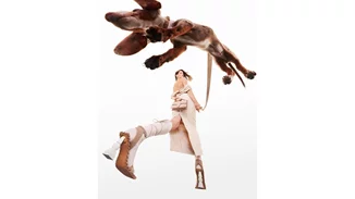 H Laetitia Casta πρωταγωνιστεί στη νέα καμπάνια του Jacquemus