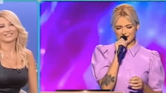 Φαίη Σκορδά | Η αντίδρασή της όταν είδε τη «σωσία» της από το «The Voice»