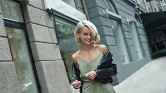 Έχεις κοντά μαλλιά; Δες τα 7 χτενίσματα που θα σε ανανεώσουν στη στιγμή